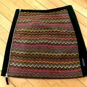 Skhoop wool/ elastic zipper skirt.